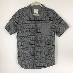 Men’s On the Byas Button Front Shirt L